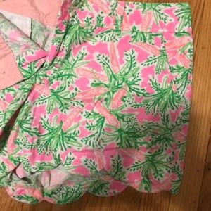 COPY - 5" Buttercup Scallop Hem Short Pink & green
